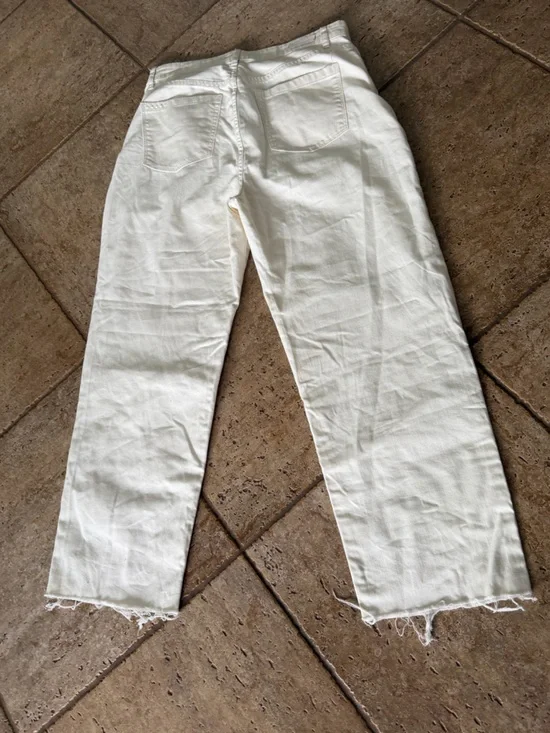 Blank NYC THE BAXTER Women’s Cream Color Straight Leg Jeans Raw Hem LIKE NEW 30 - Picture 7 of 8
